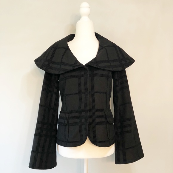 Alice + Olivia Jackets & Blazers - Alice + Olivia Cape Collar Cropped Plaid Jacket